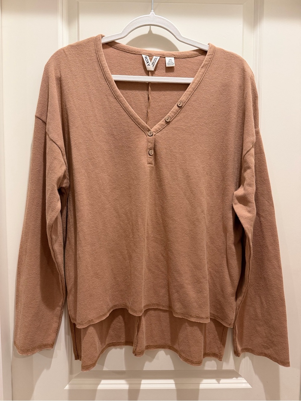 Roxy Long-Sleeve Waffle Henley in Camel